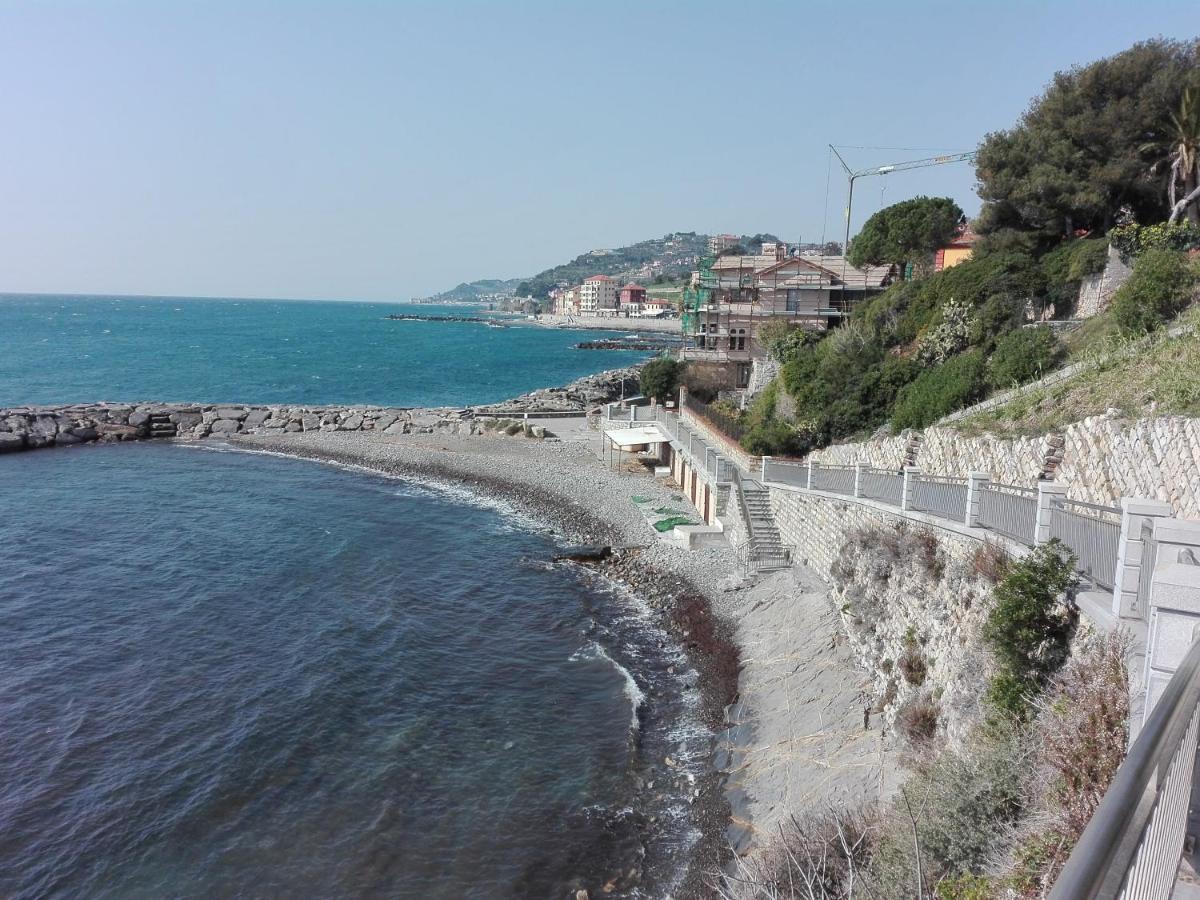Casa Zaretta Apartment Imperia Bagian luar foto